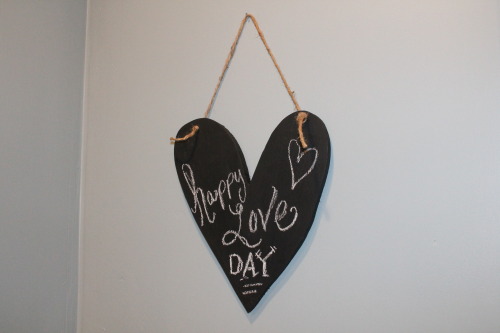 DIY Valentine Chalkboard