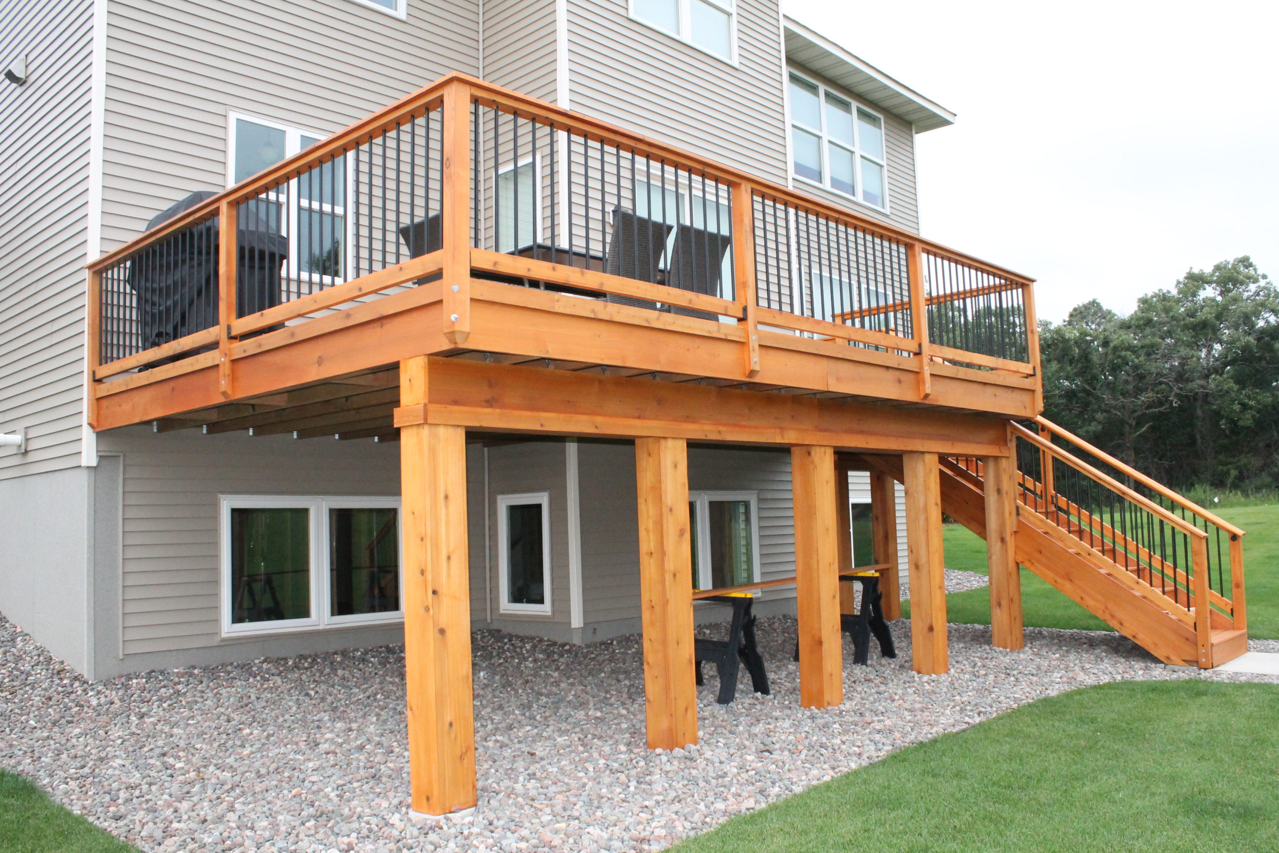 DIY vs. Professional Deck, Porch, and Patio Building: Which is Right for You?