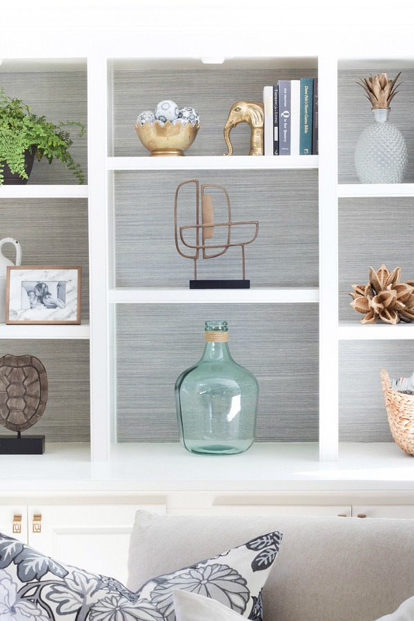 5 Ways to Add Interest and Texture to Shelves | construction2style