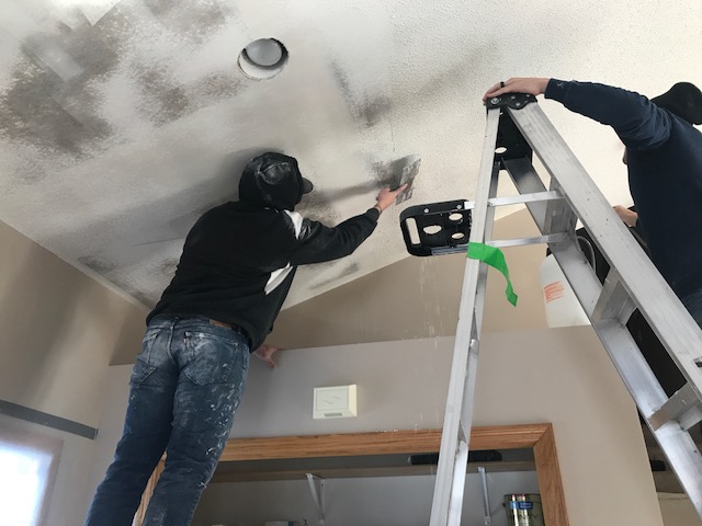 How To Apply Knockdown Ceiling Texture, How To Spray Knockdown Texture On Ceiling
