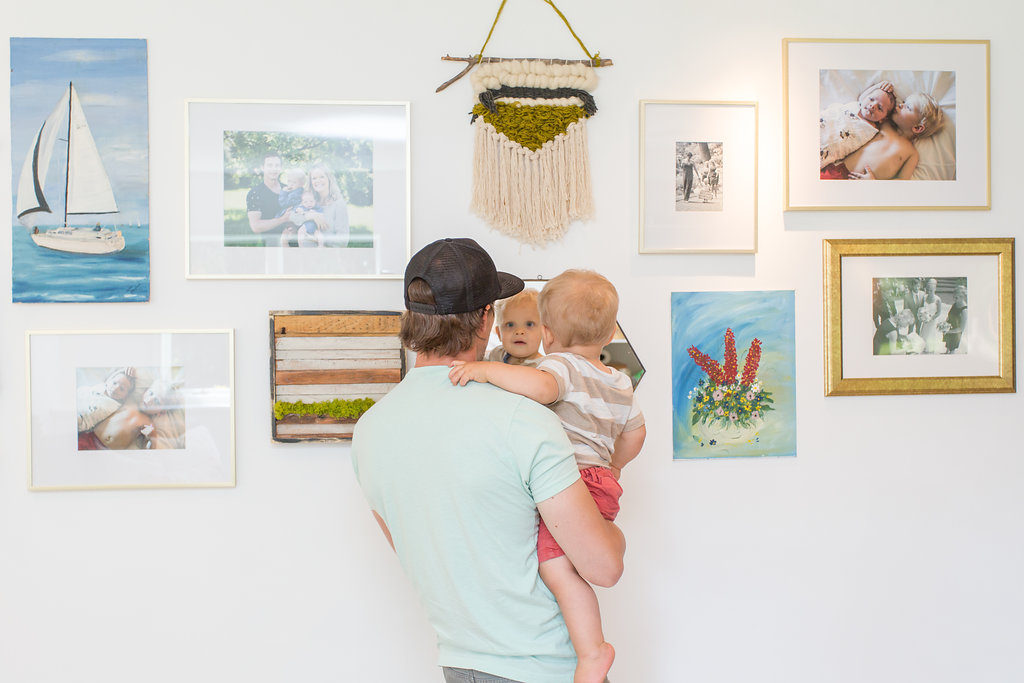Create a gallery wall to refresh your living room | construction2style