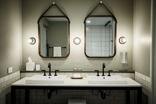 8 Tricks to Steal from Hotel Bathrooms 1