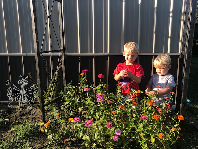 5 reasons why you should garden with your kids | construction2style 