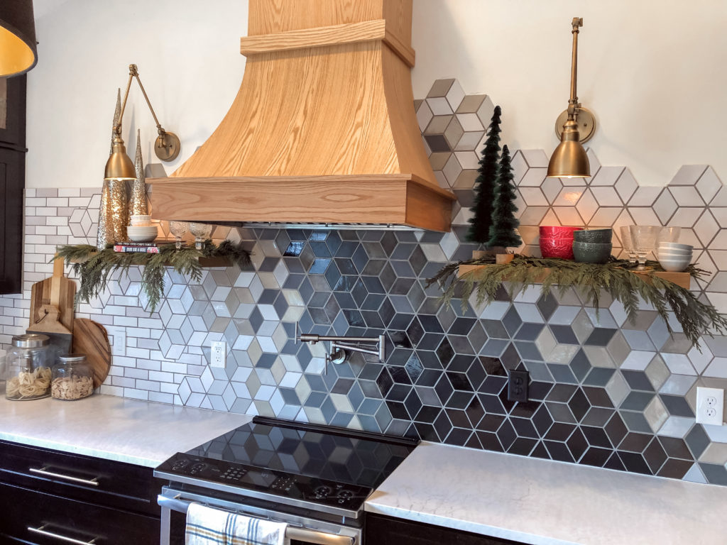 4 Quick Tips to Styling your Floating Shelves for the Holidays | construction2style