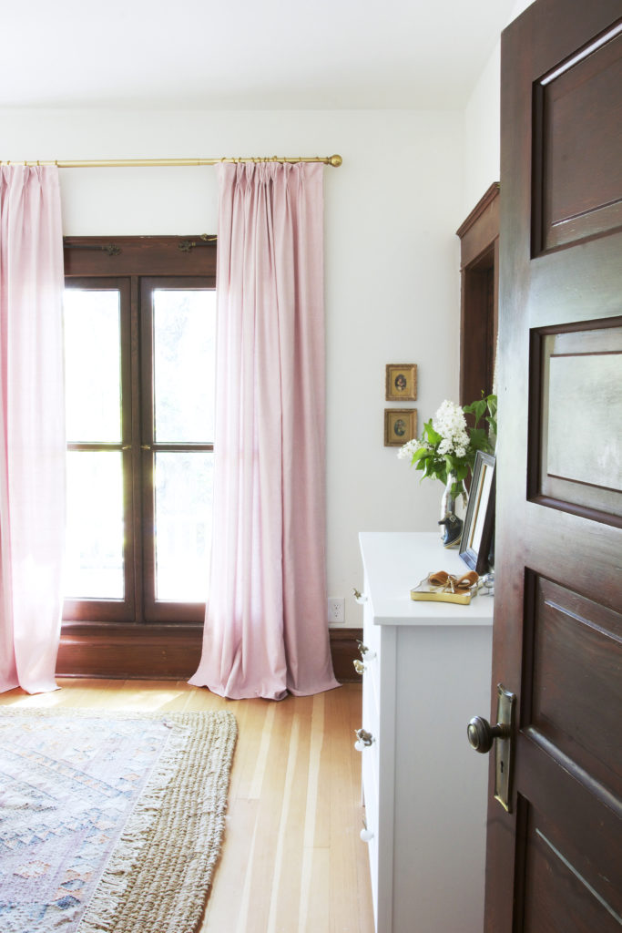 8 Gorgeous Window Treatment Ideas You Can Do For Cheap 5