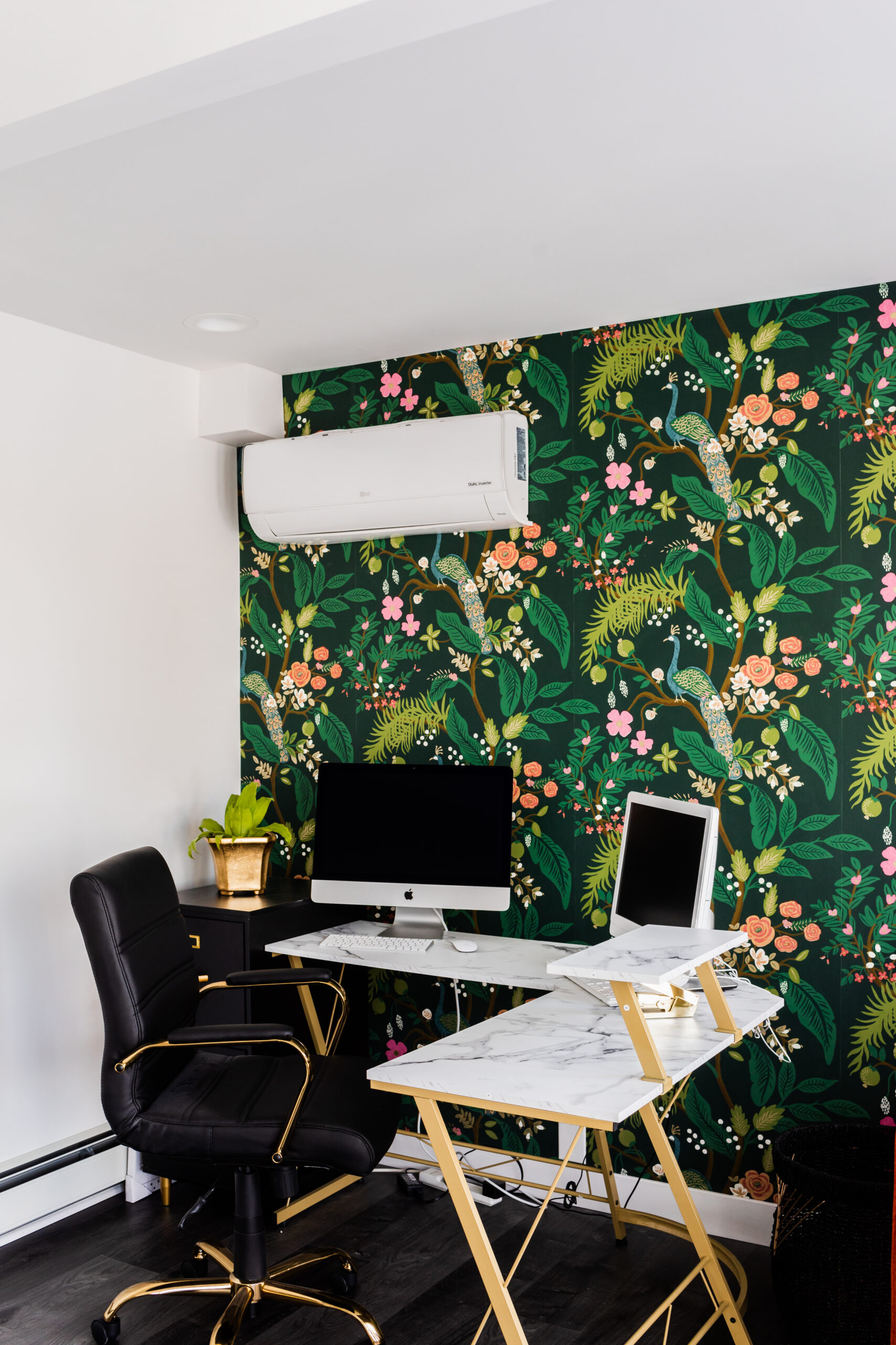 elegant wallpaper in the home office