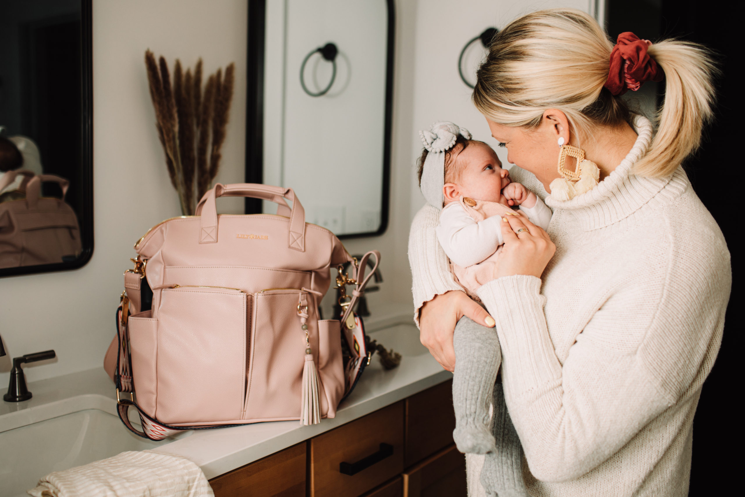 Top 25 Ultimate Momma Hospital Bag + Postpartum Essentials 3