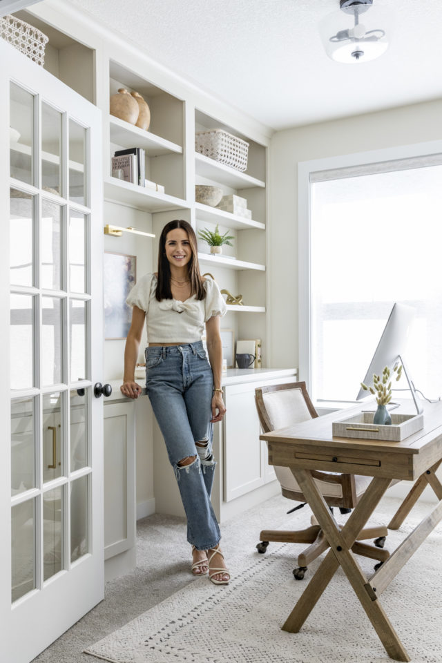 Taylor Brown from the Styled Press showing you How to Use Built-Ins in a Home