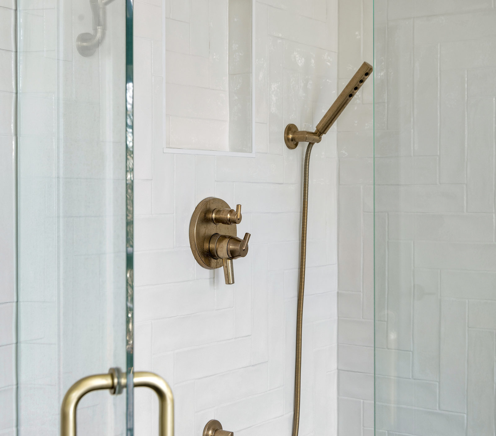 Gold delta shower wand | construction2style