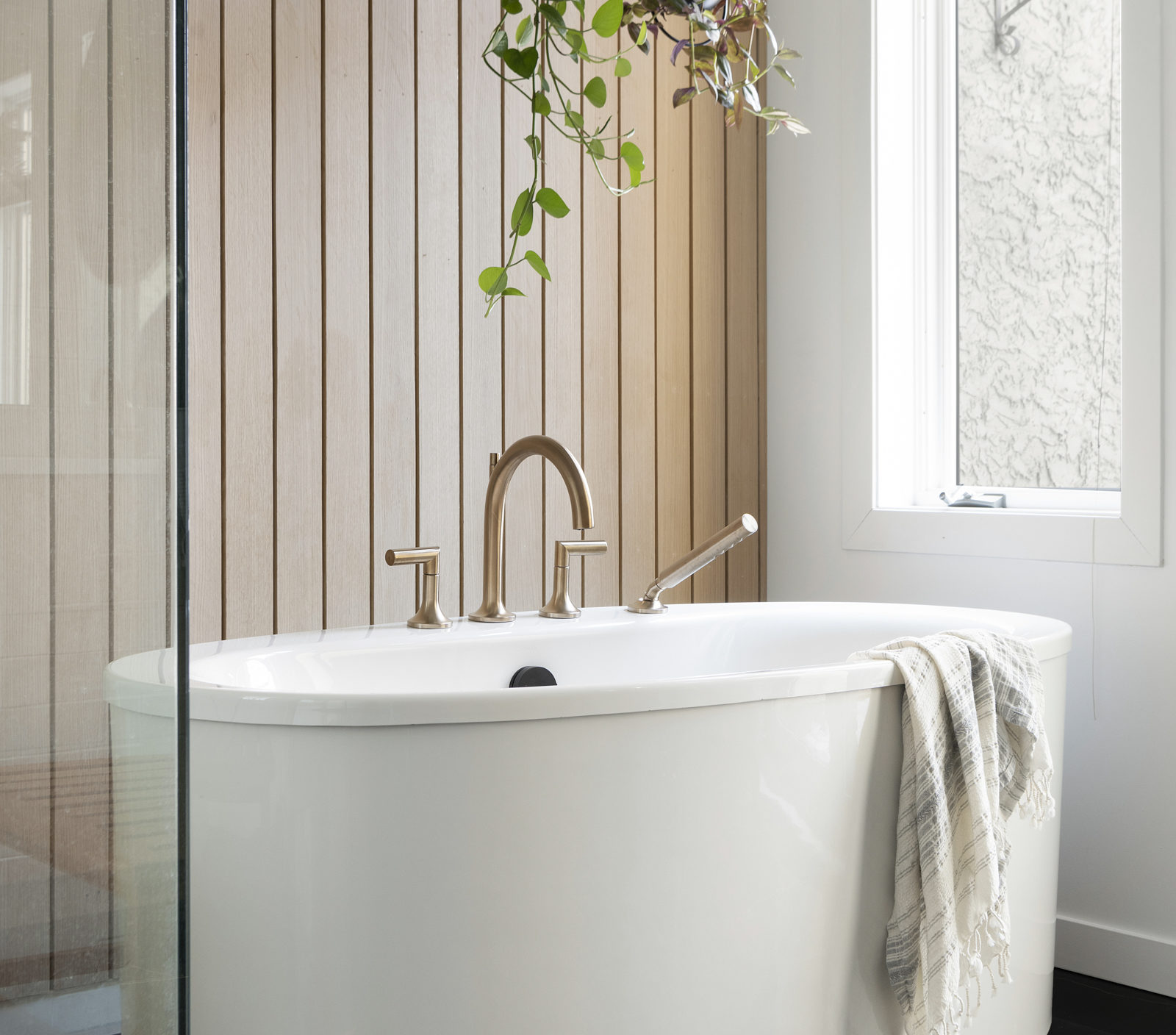 Soaker tub design ideas | construction2style.com