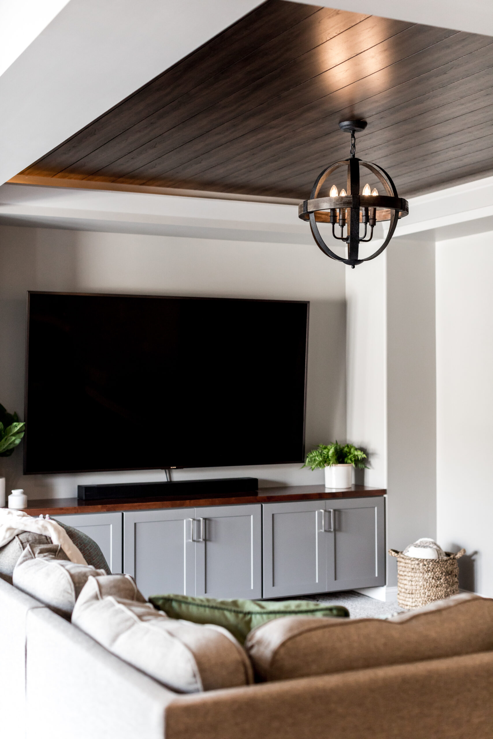 How to Arrange Living Room Furniture 4