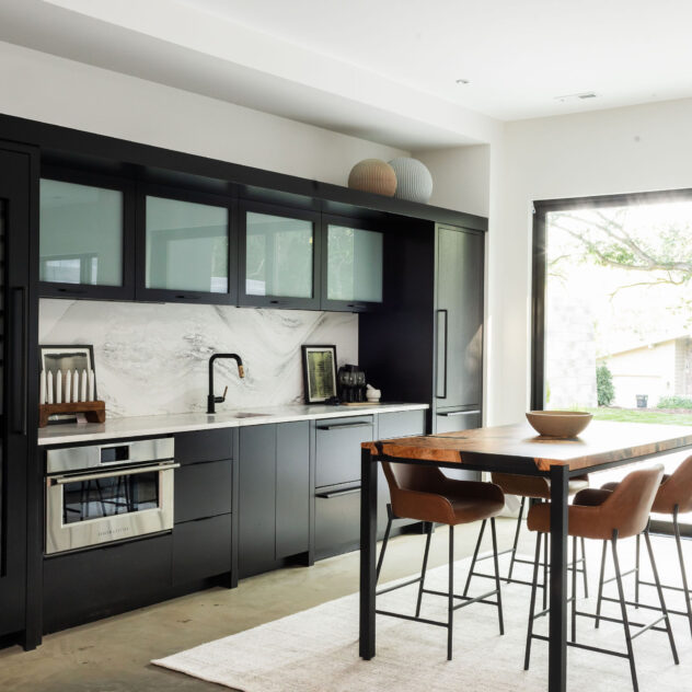 wet bar in the basement | custom home in Edina, MN