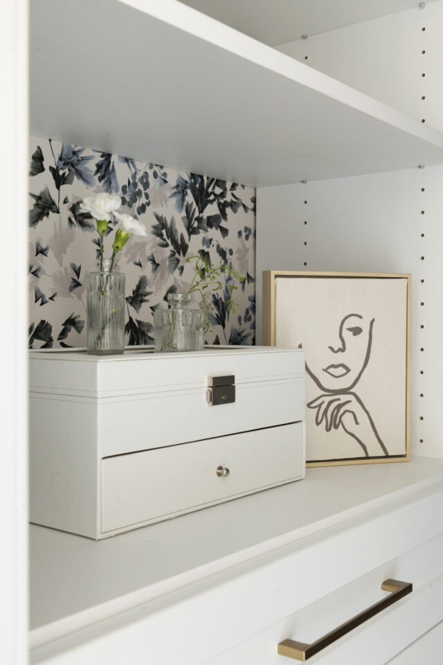 Upton Modern Chateau Primary Ensuite Reveal 29