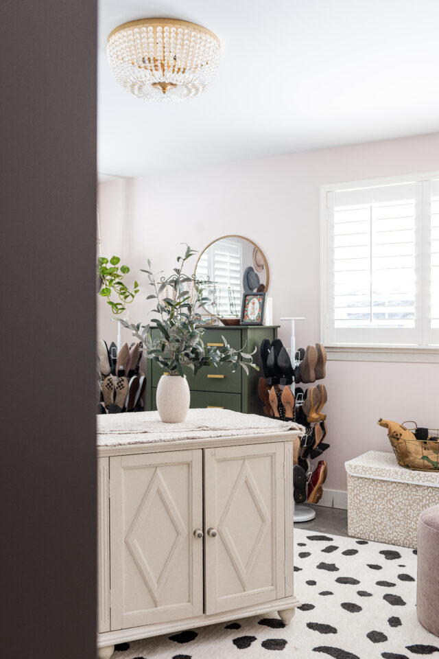 closet light fixture