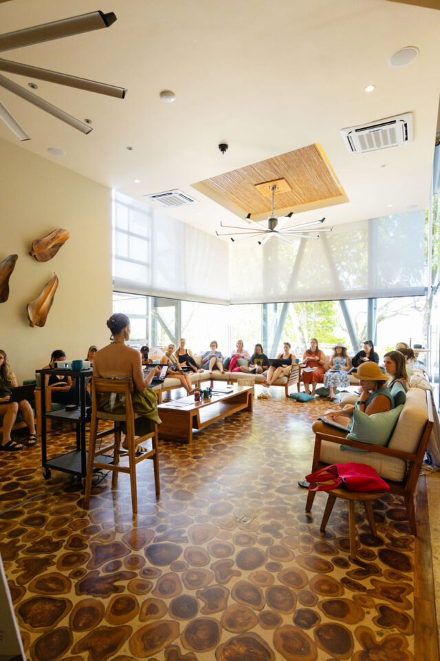 a session on SEO and affiliate marketing taught by Morgan Molitor of neon lion media, who is co-hosting a conference for women contractors in costa rica 